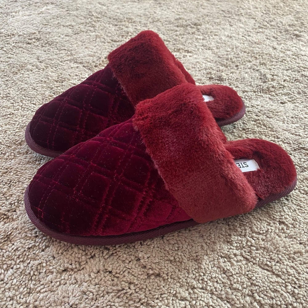 Steve Madden, 6W, burgundy, slippers